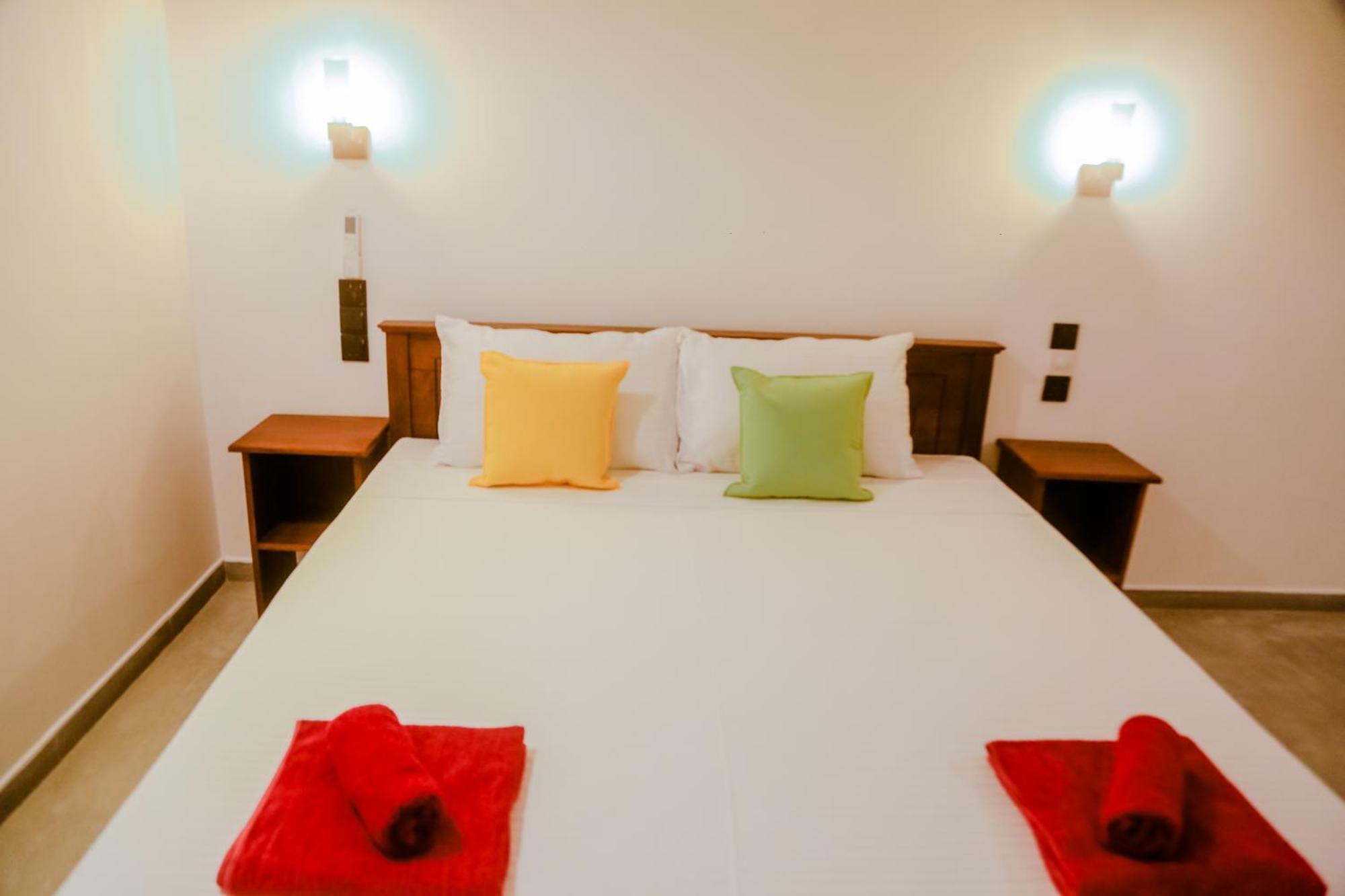 Sweet Emotion Hotel Mirissa Exterior photo