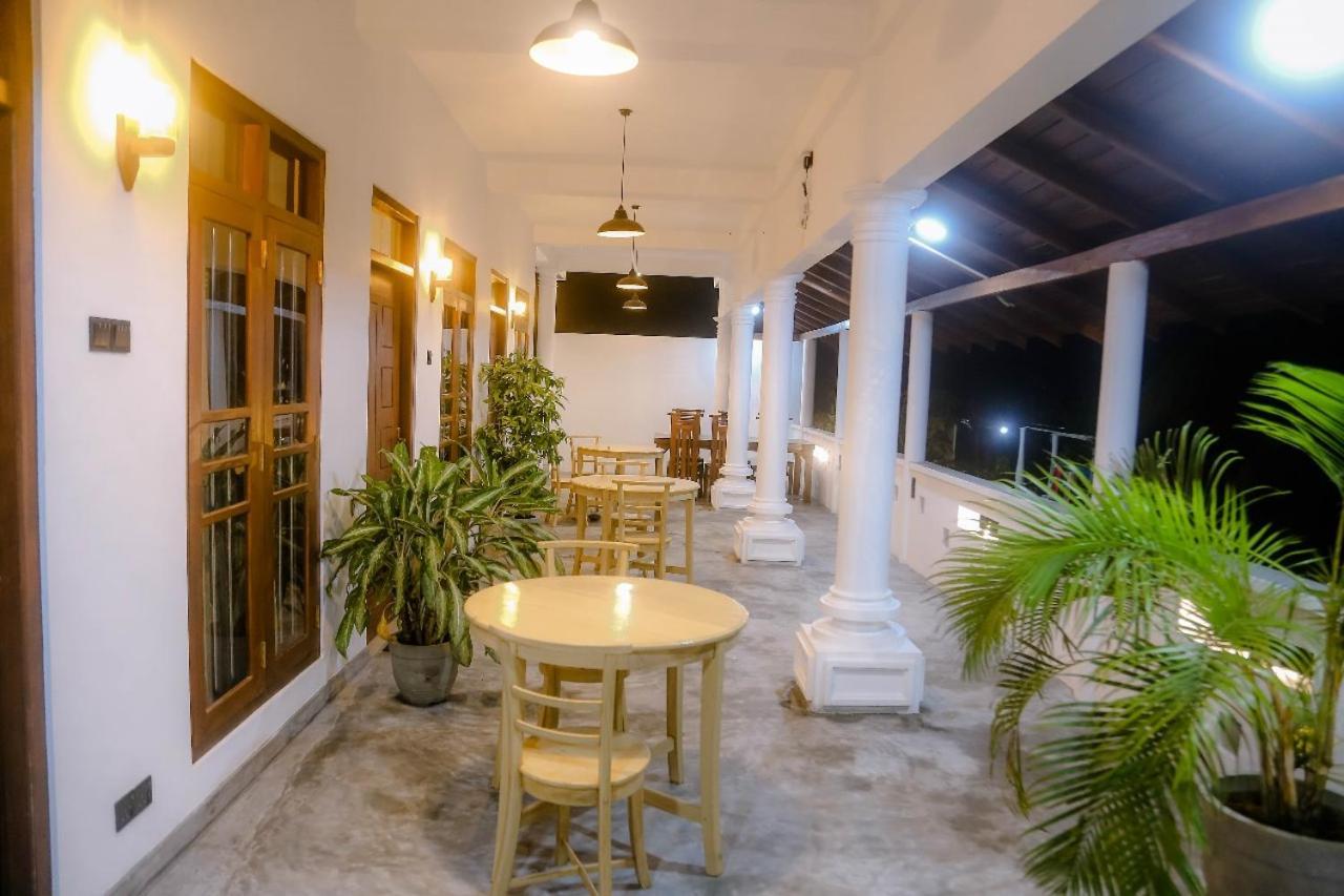 Sweet Emotion Hotel Mirissa Exterior photo
