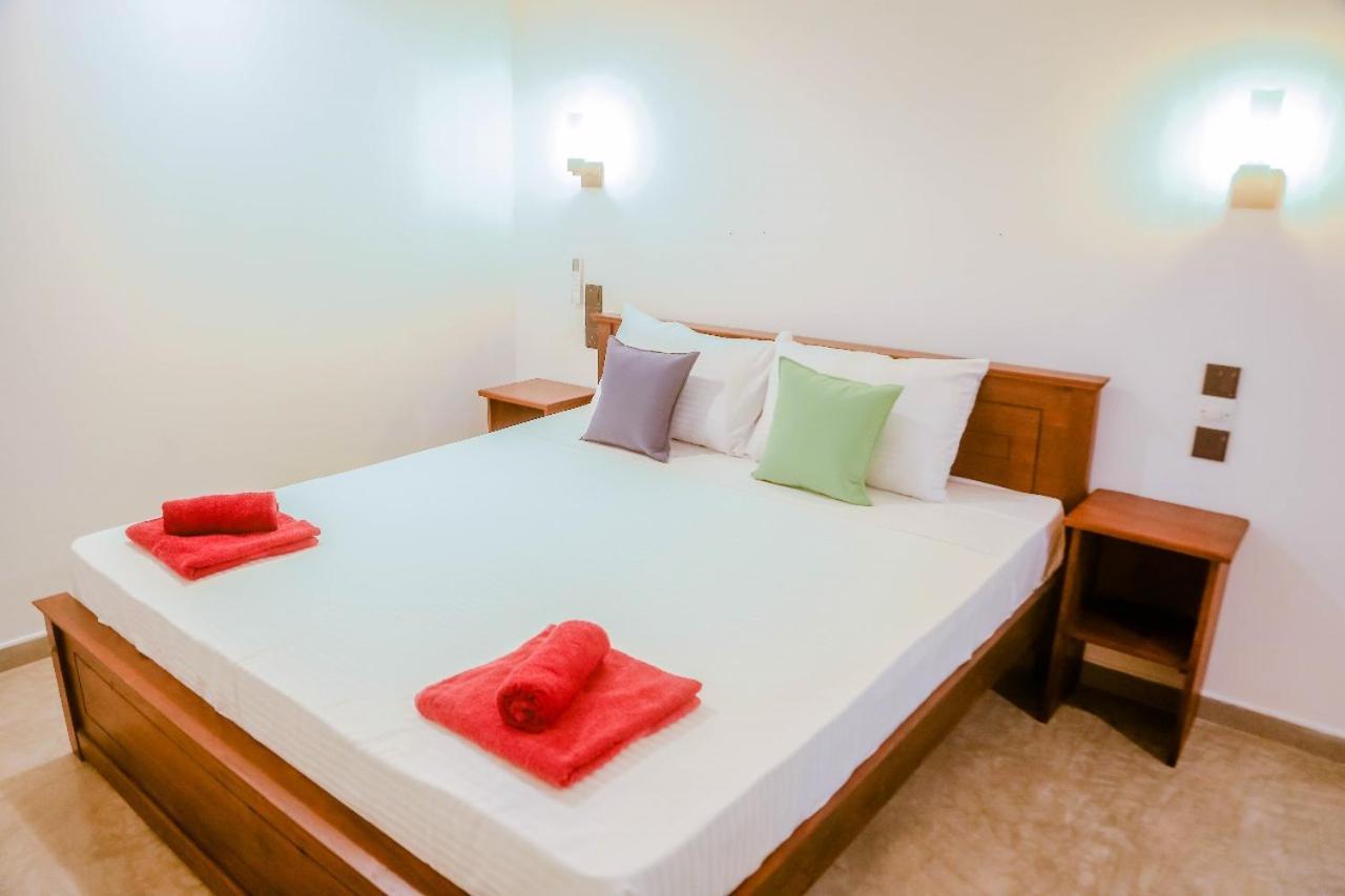 Sweet Emotion Hotel Mirissa Exterior photo